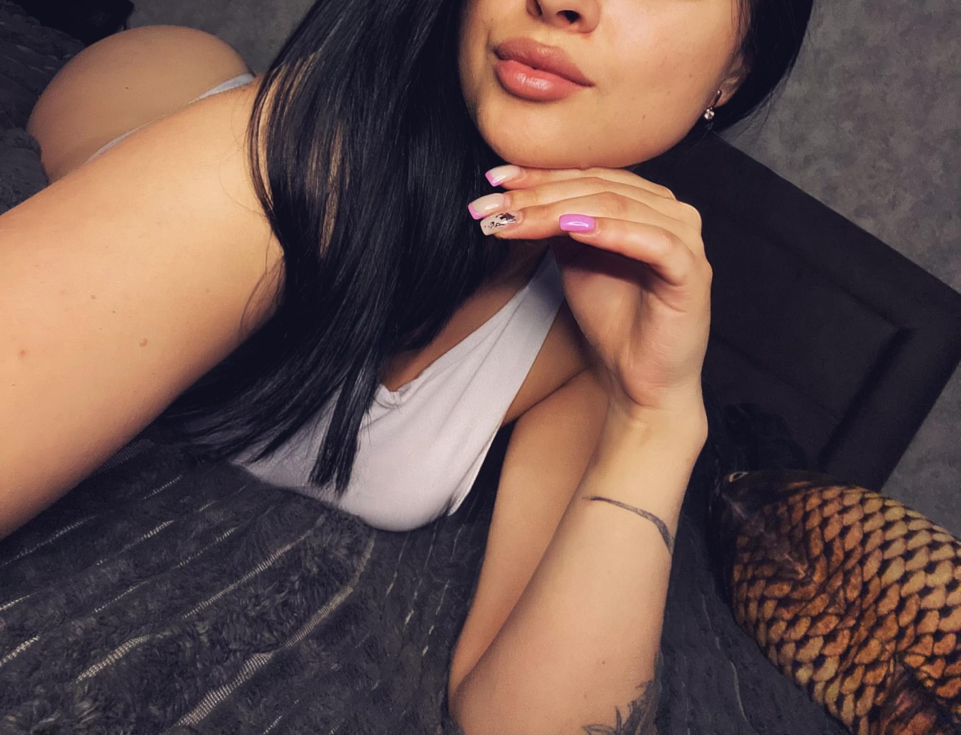 Image of cam model Olieri from XloveCam