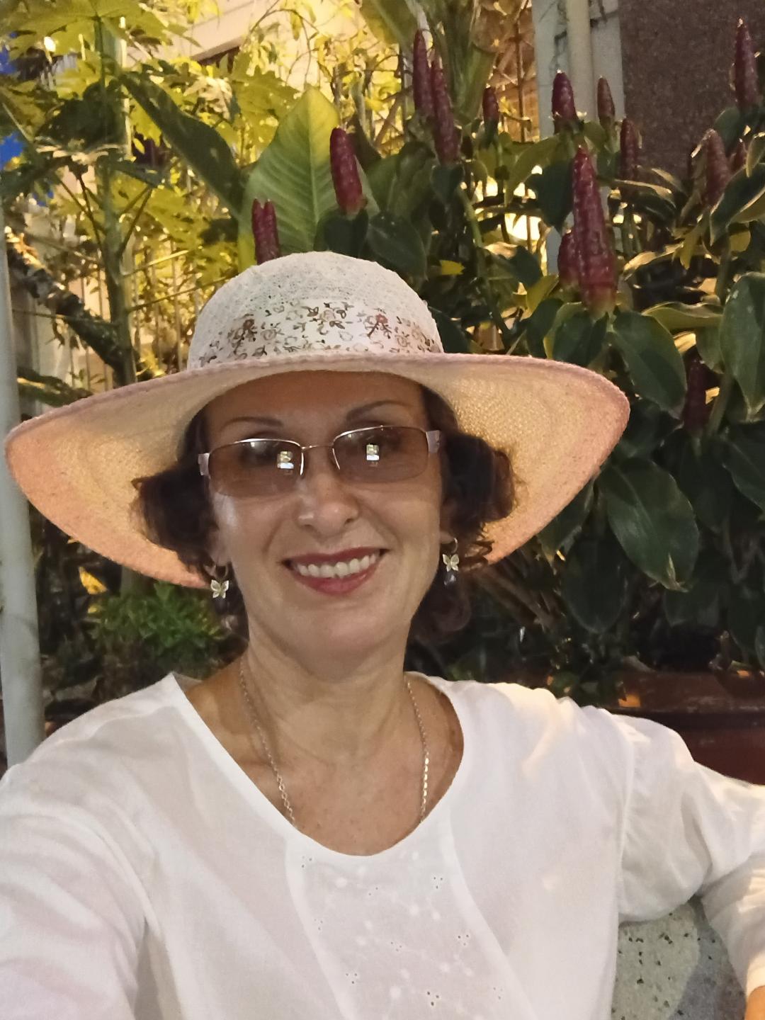 Image of cam model ElizaWendy from XloveCam