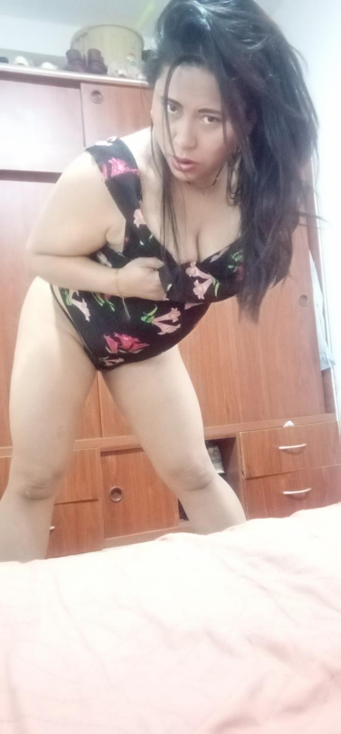 Image of cam model MiaSalomeChaude from XloveCam