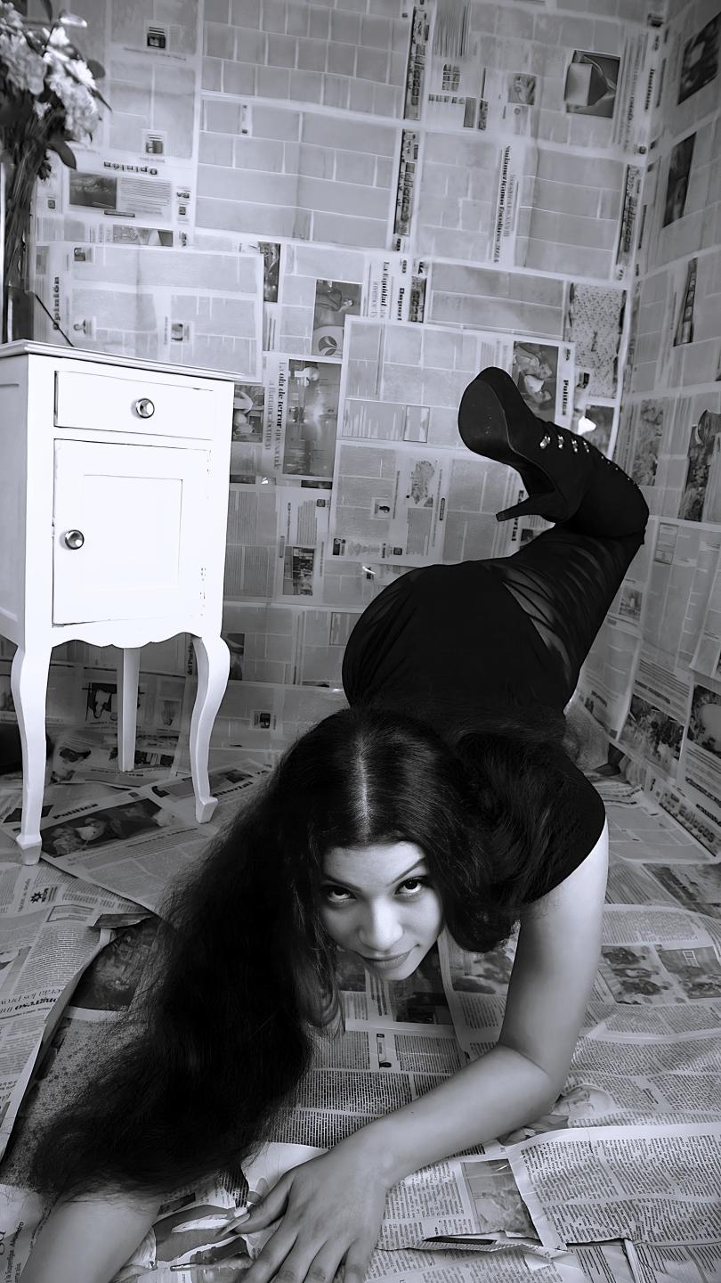 Image of cam model LanaStoney from XloveCam