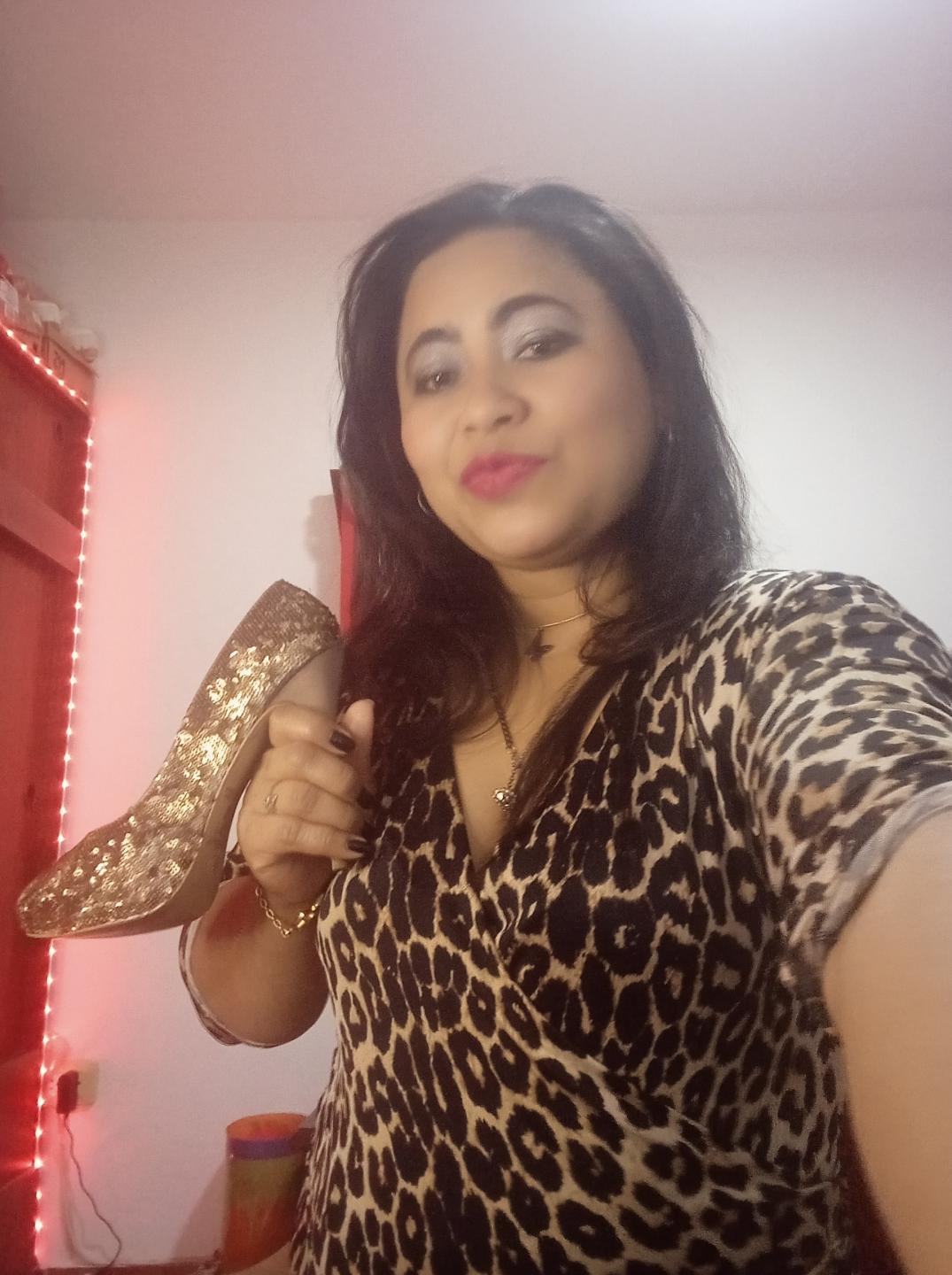 Image of cam model MiaSalomeChaude from XloveCam