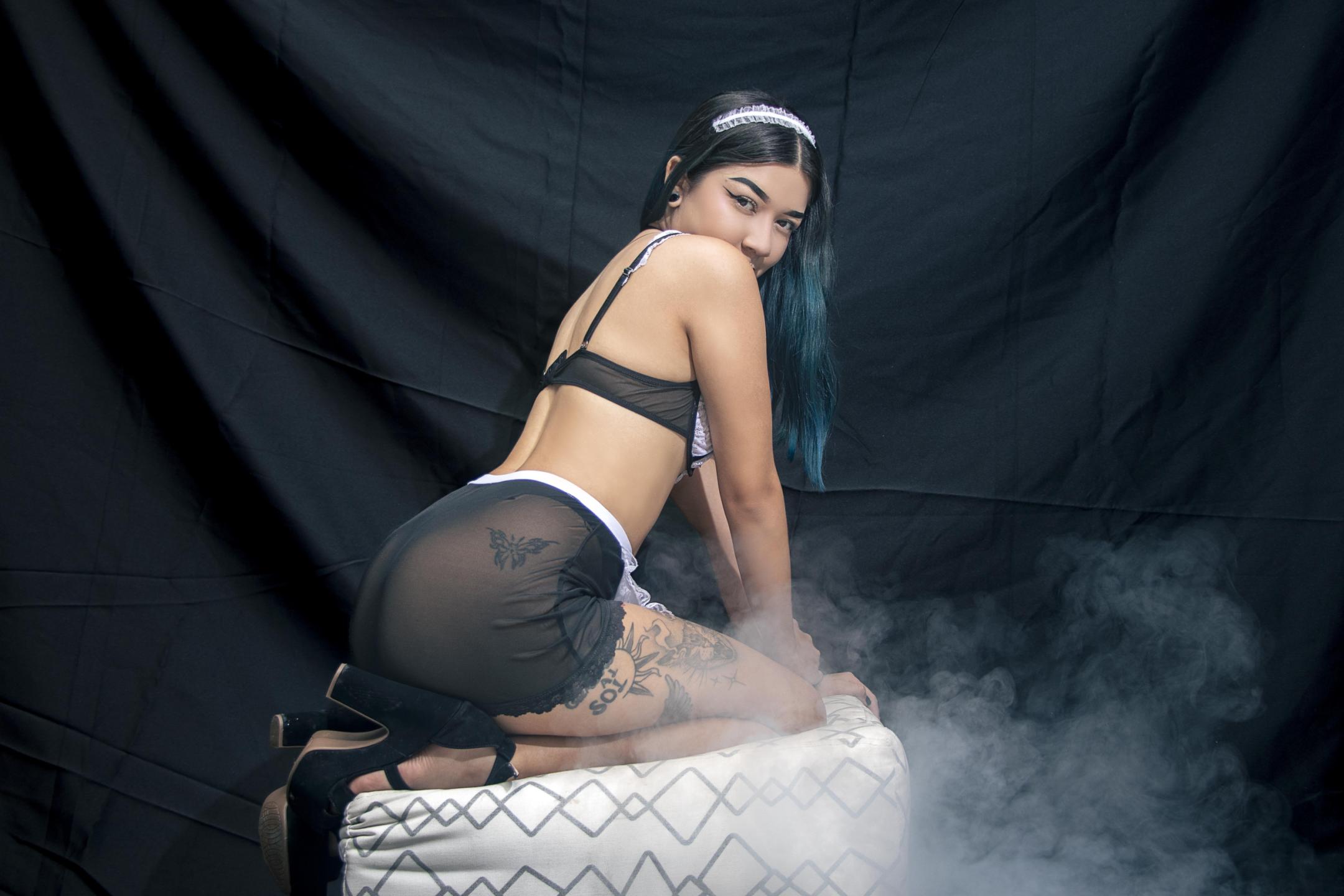 Image of cam model EvaCullen from XloveCam