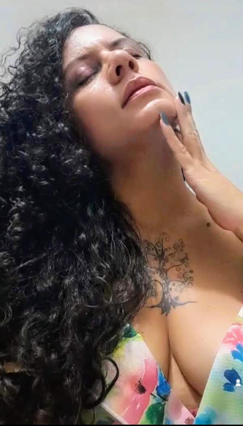 Image of cam model RosannaBlue from XloveCam