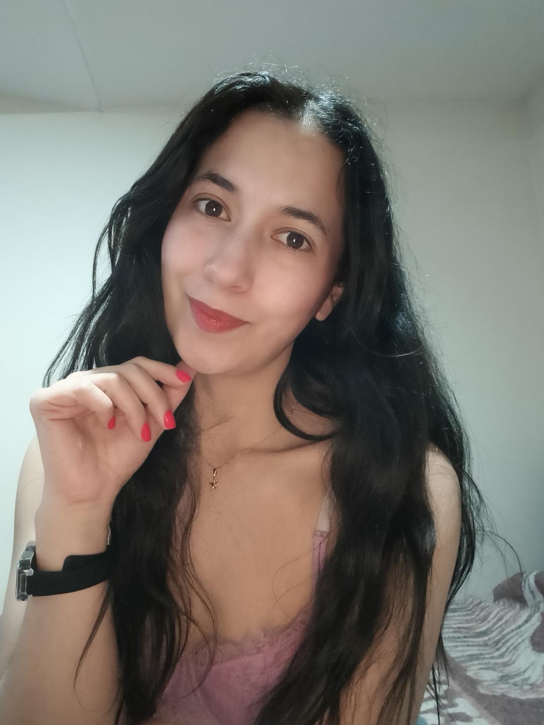 Image of cam model AnneStone from XloveCam