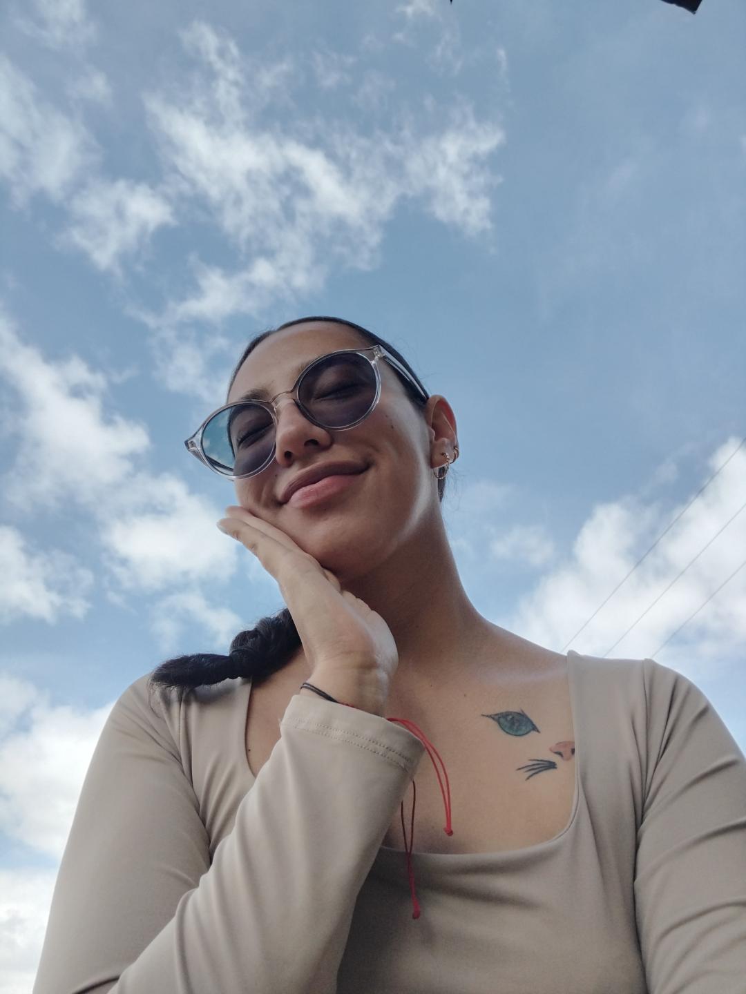 Image of cam model Mllevv from XloveCam