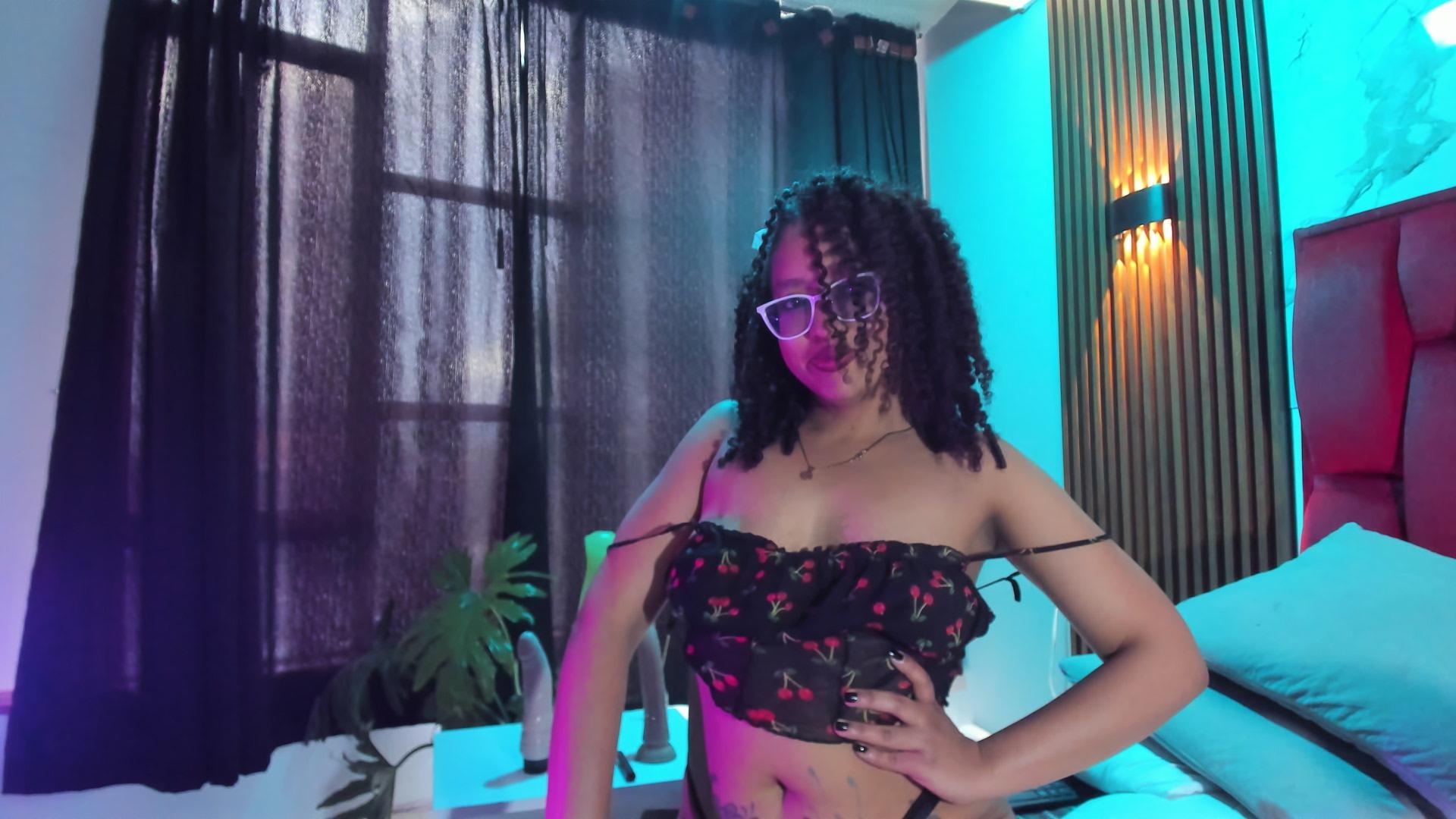 Image of cam model ArtemisaS from XloveCam