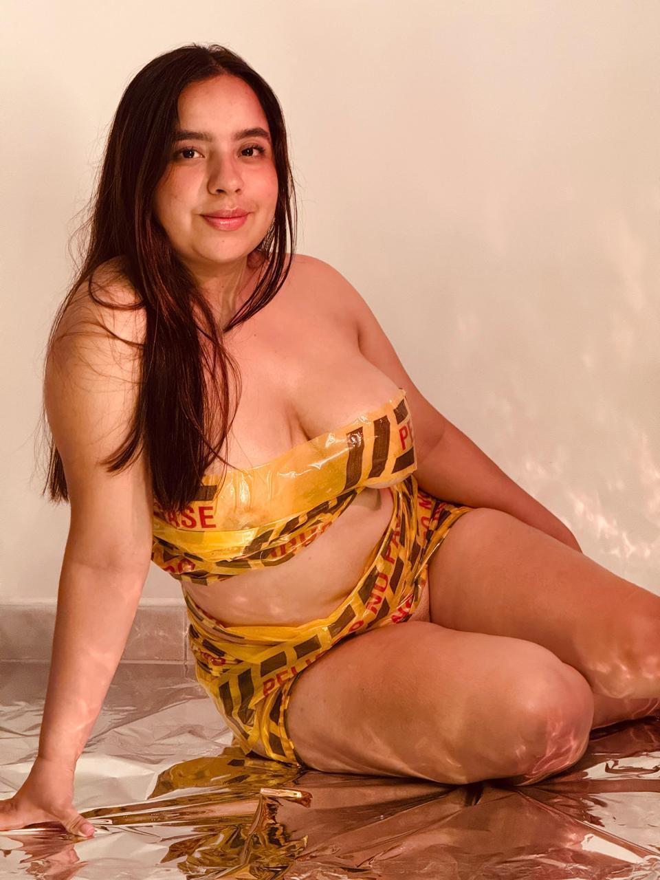 Image of cam model SammyTitss from XloveCam