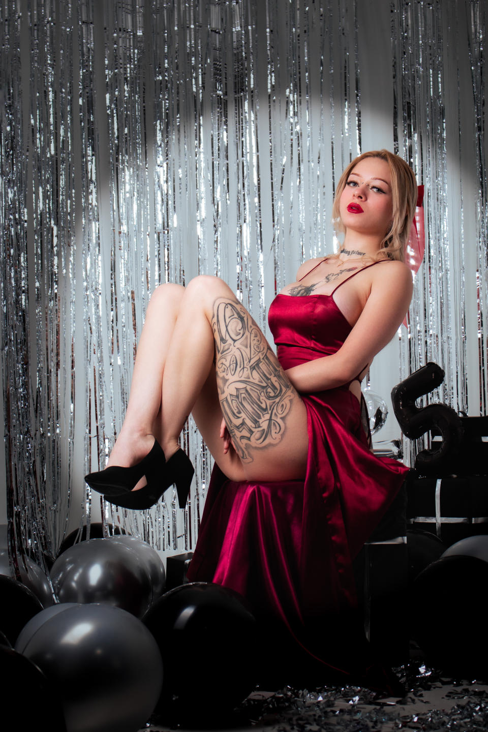 Image of cam model MiaValentine from XloveCam