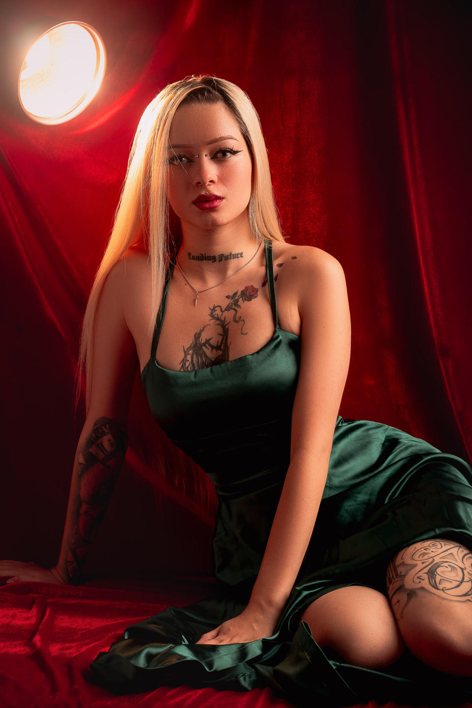 Image of cam model MiaValentine from XloveCam