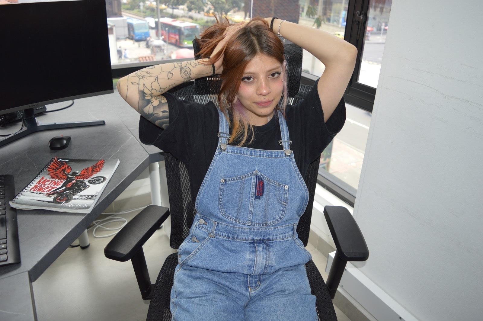 Image of cam model SaraxNavyx from XloveCam