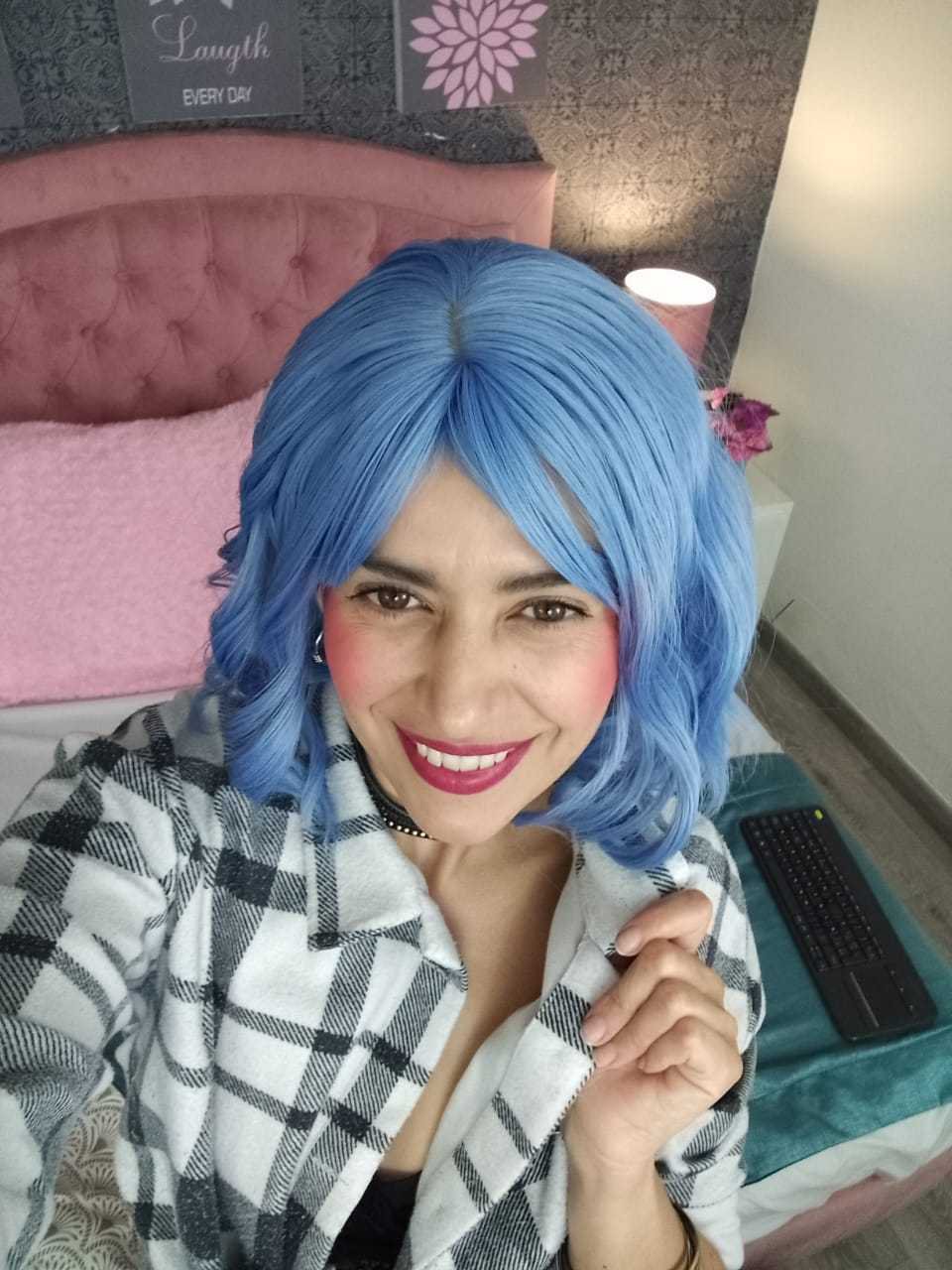 Image of cam model LilaaSalmon from XloveCam