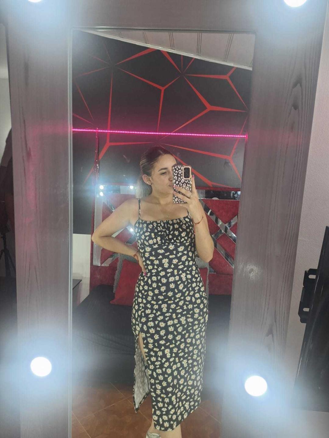 Image of cam model ScarlettKhan from XloveCam