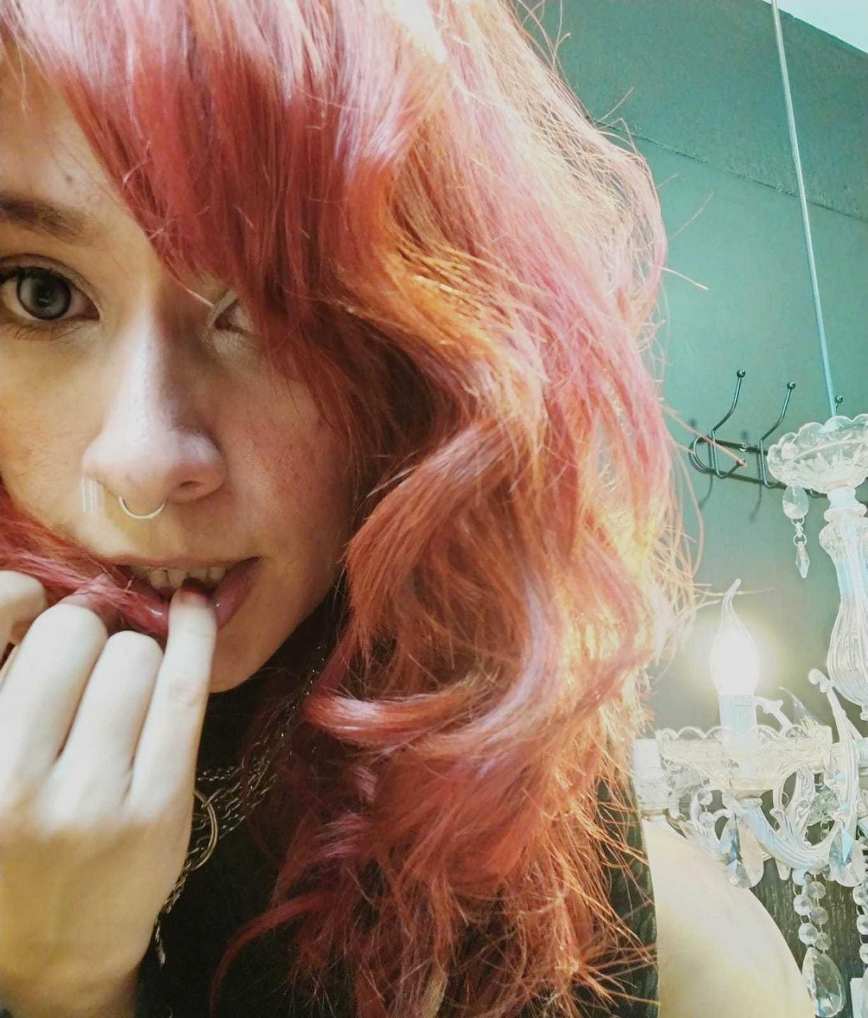 Image of cam model LolyYunno from XloveCam