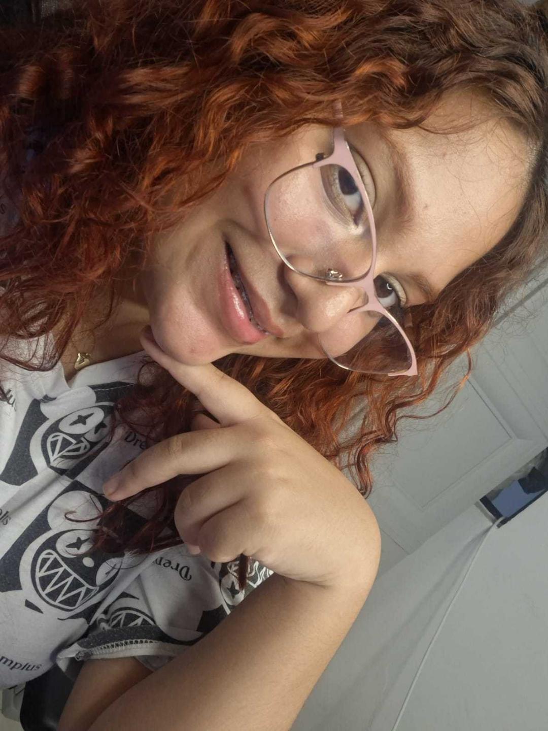 Image of cam model VeronicaBellerose from XloveCam