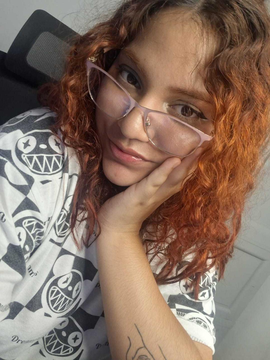 Image of cam model VeronicaBellerose from XloveCam