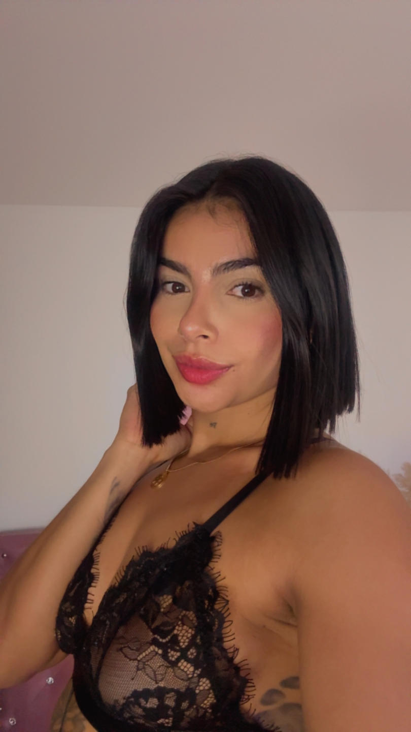 Image of cam model Julig from XloveCam