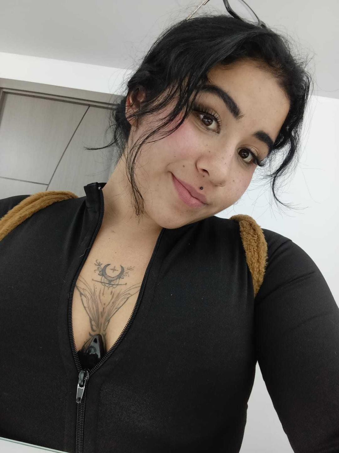 Image of cam model DayannaCold from XloveCam