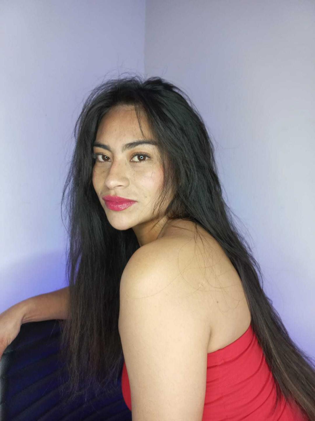 Image of cam model EmilyMitchell from XloveCam