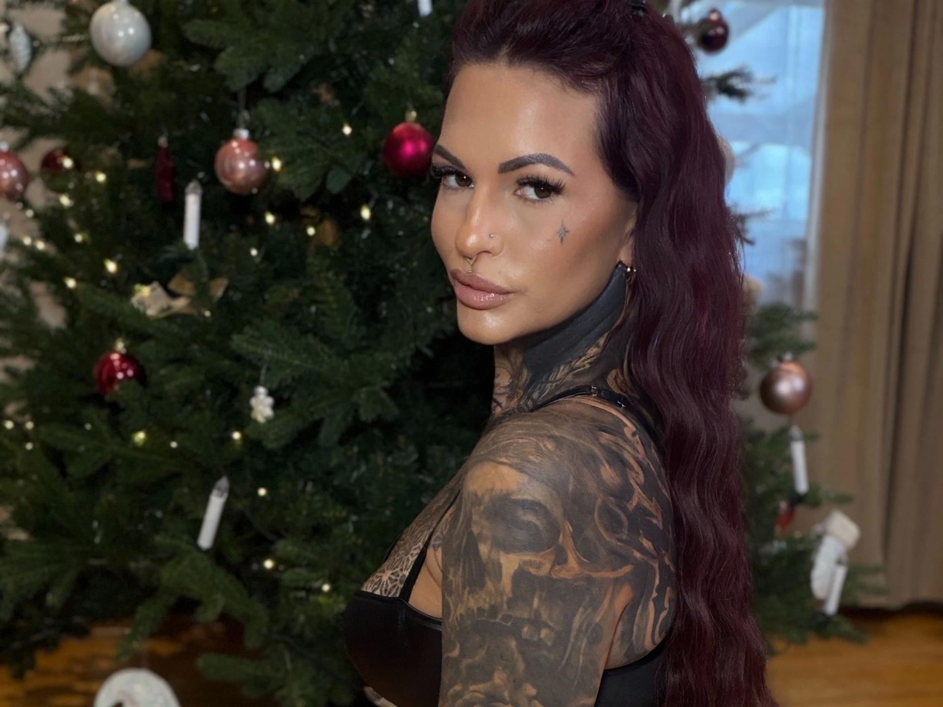 Image of cam model Aileenink-hot from XloveCam