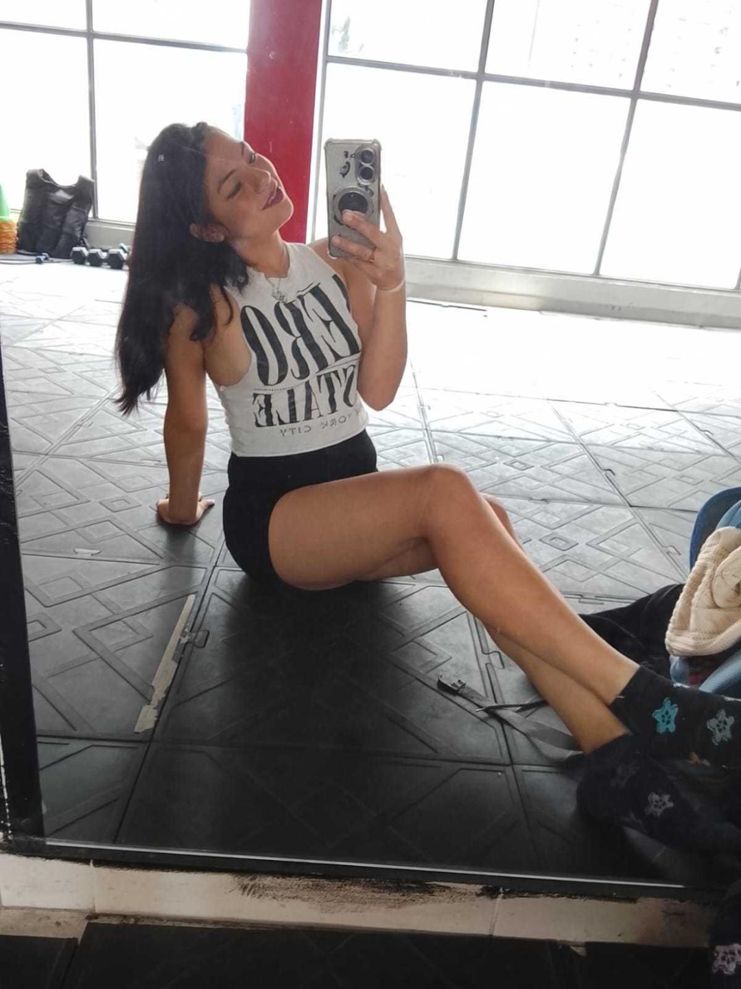 Image of cam model VictoriaAlvarez from XloveCam