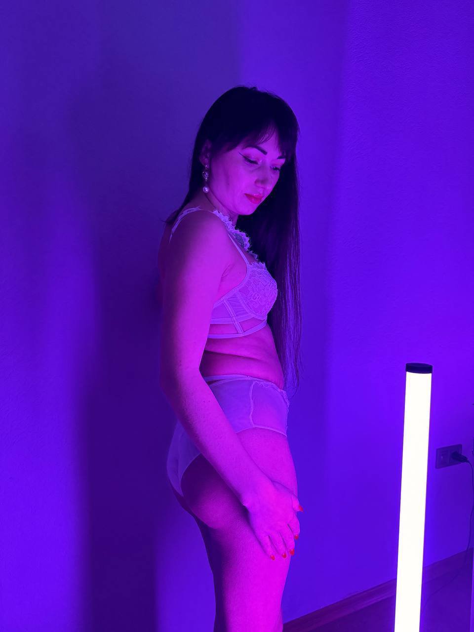 Image of cam model Rouzi from XloveCam