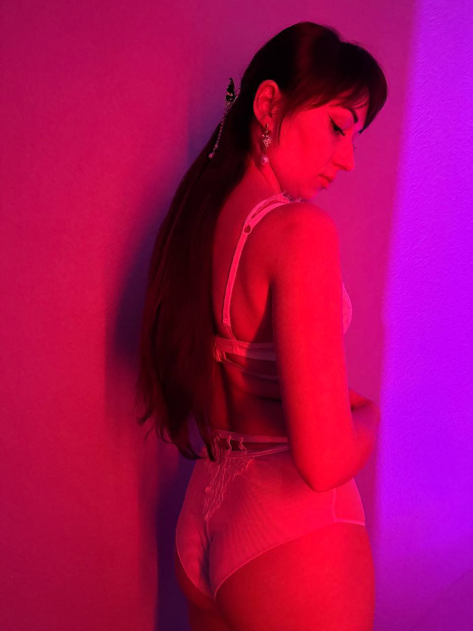 Image of cam model Rouzi from XloveCam