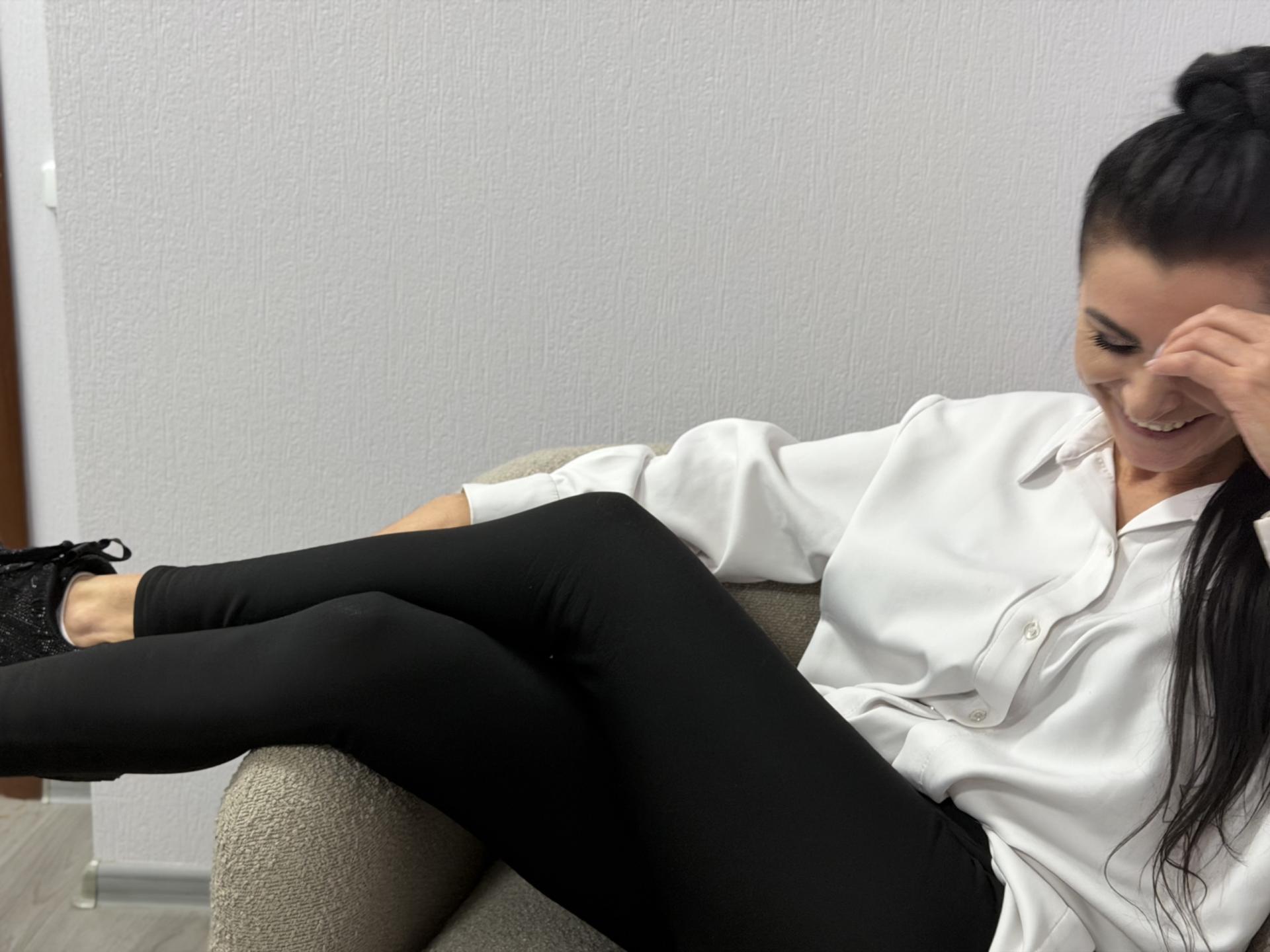 Image of cam model Viollia from XloveCam