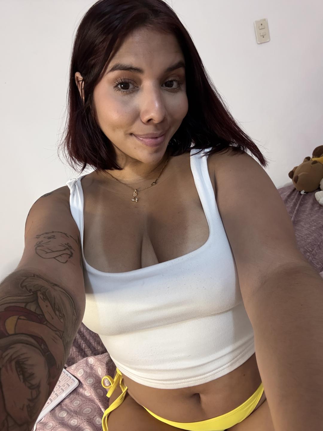 Image of cam model LuciMarteli from XloveCam