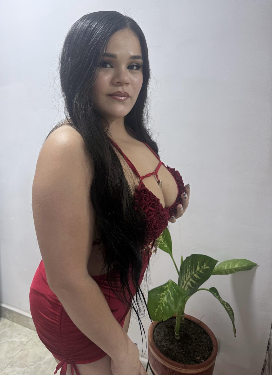 Image of cam model PammellaStone from XloveCam