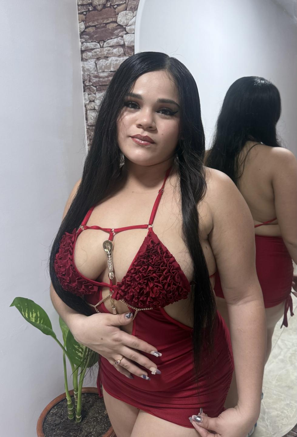 Image of cam model PammellaStone from XloveCam