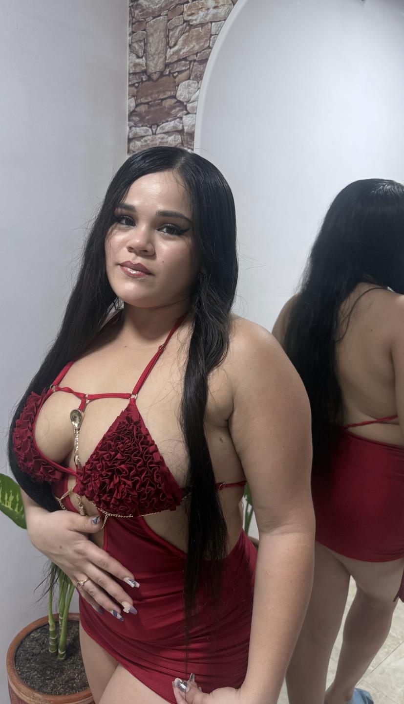 Image of cam model PammellaStone from XloveCam