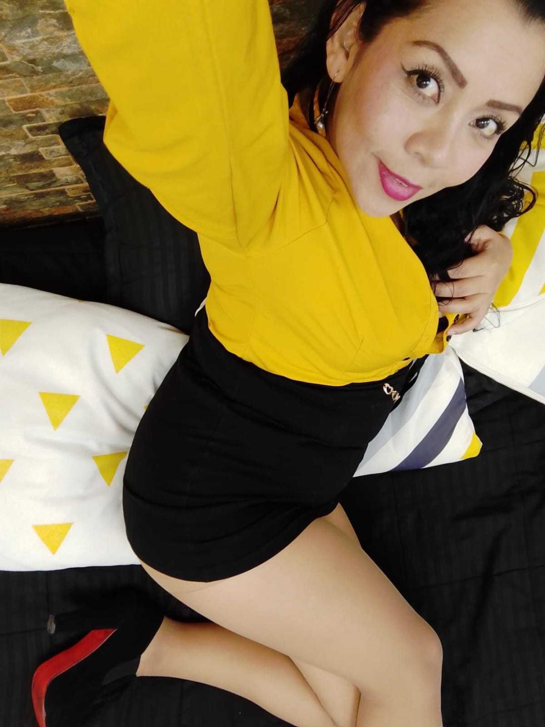 Image of cam model ThaliaSaenz from XloveCam