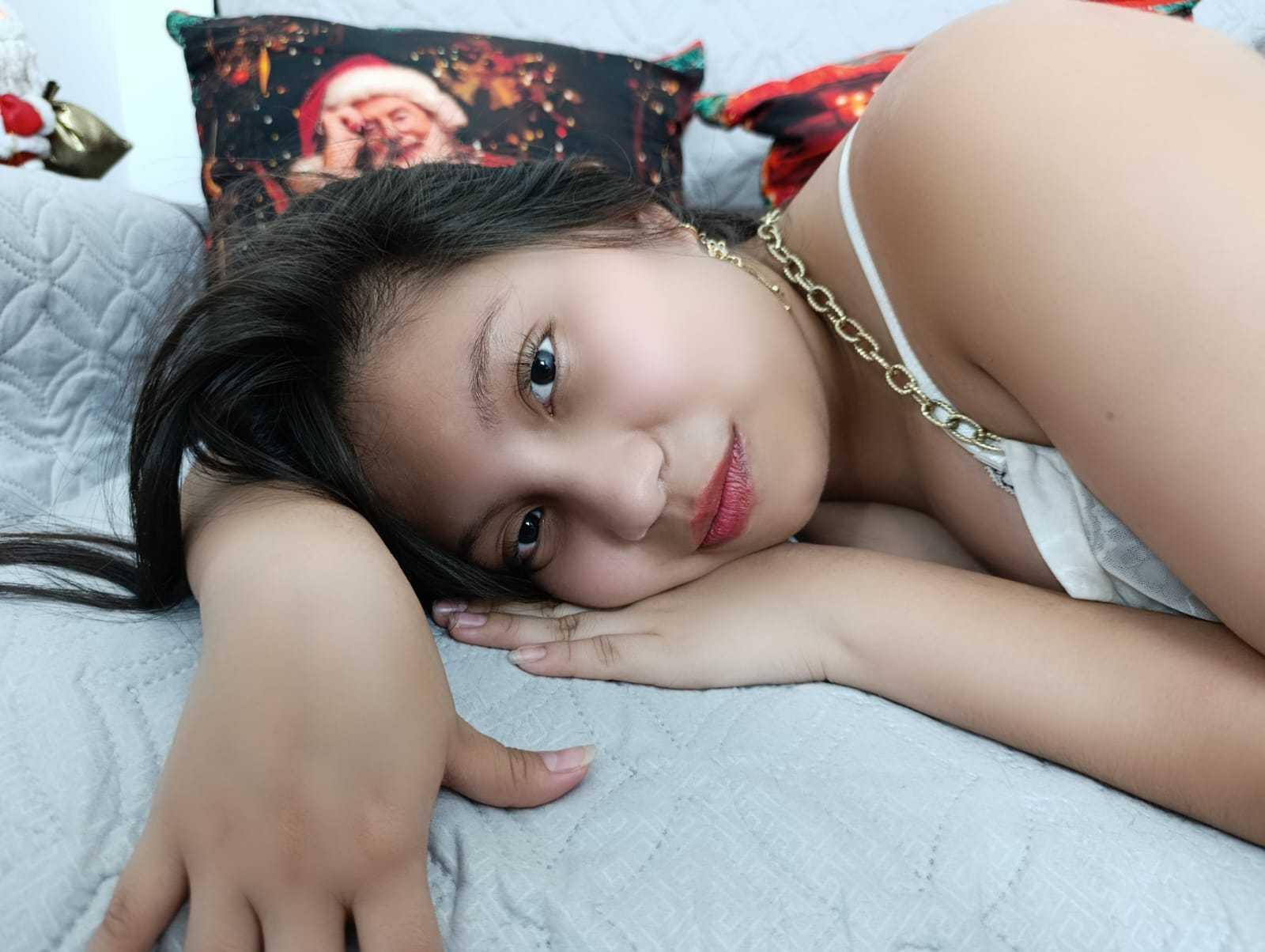 Image of cam model NovaSweet from XloveCam