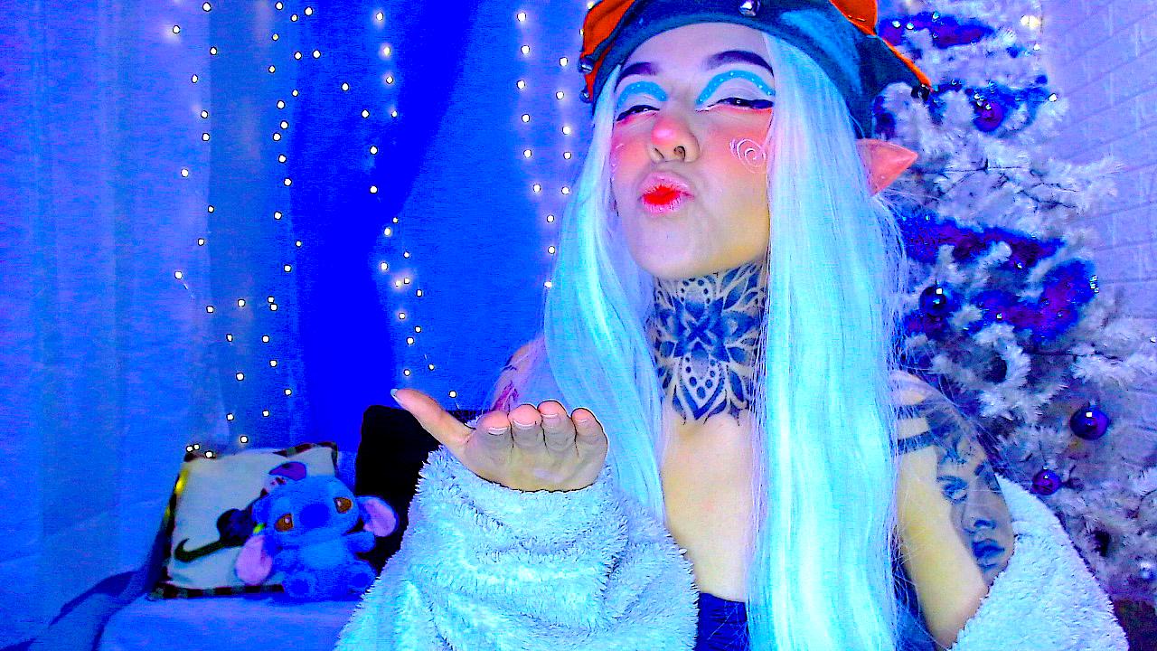 Image of cam model LannieGonzales from XloveCam