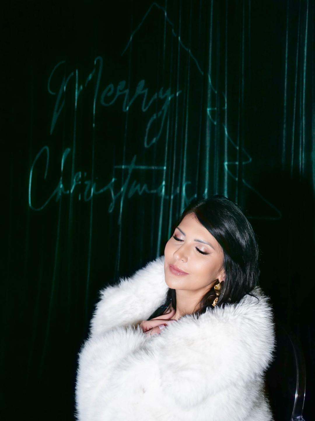 Image of cam model MoonVelour from XloveCam