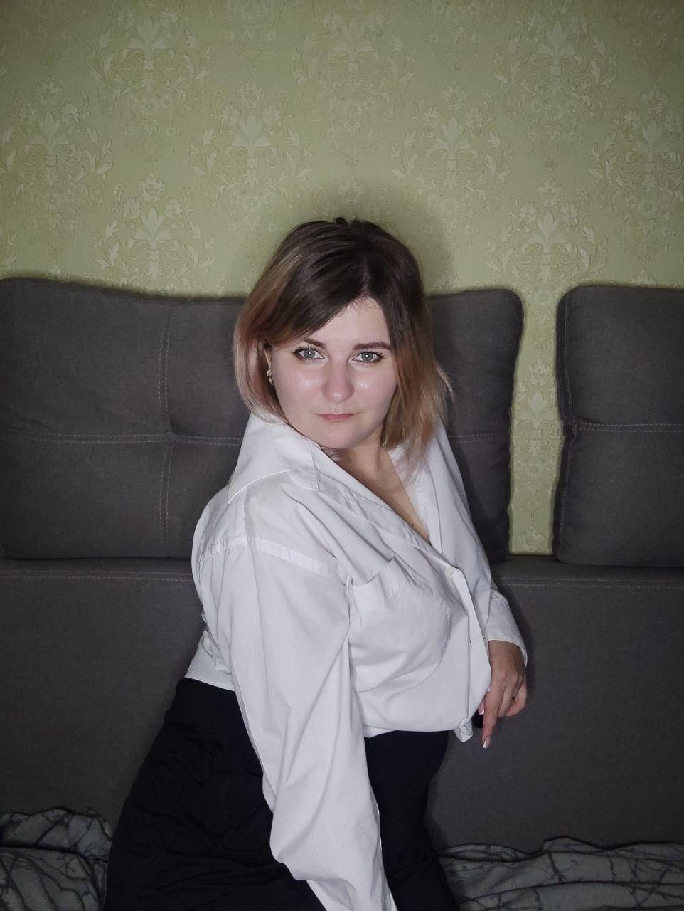 Image of cam model MinistraX from XloveCam