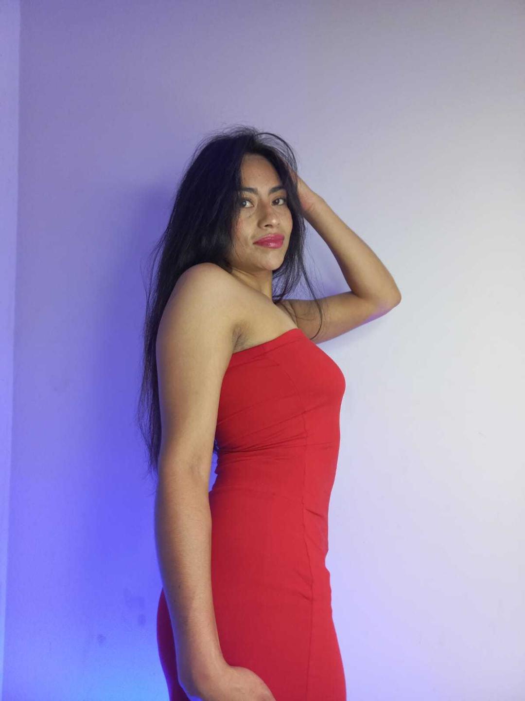 Image of cam model EmilyMitchell from XloveCam