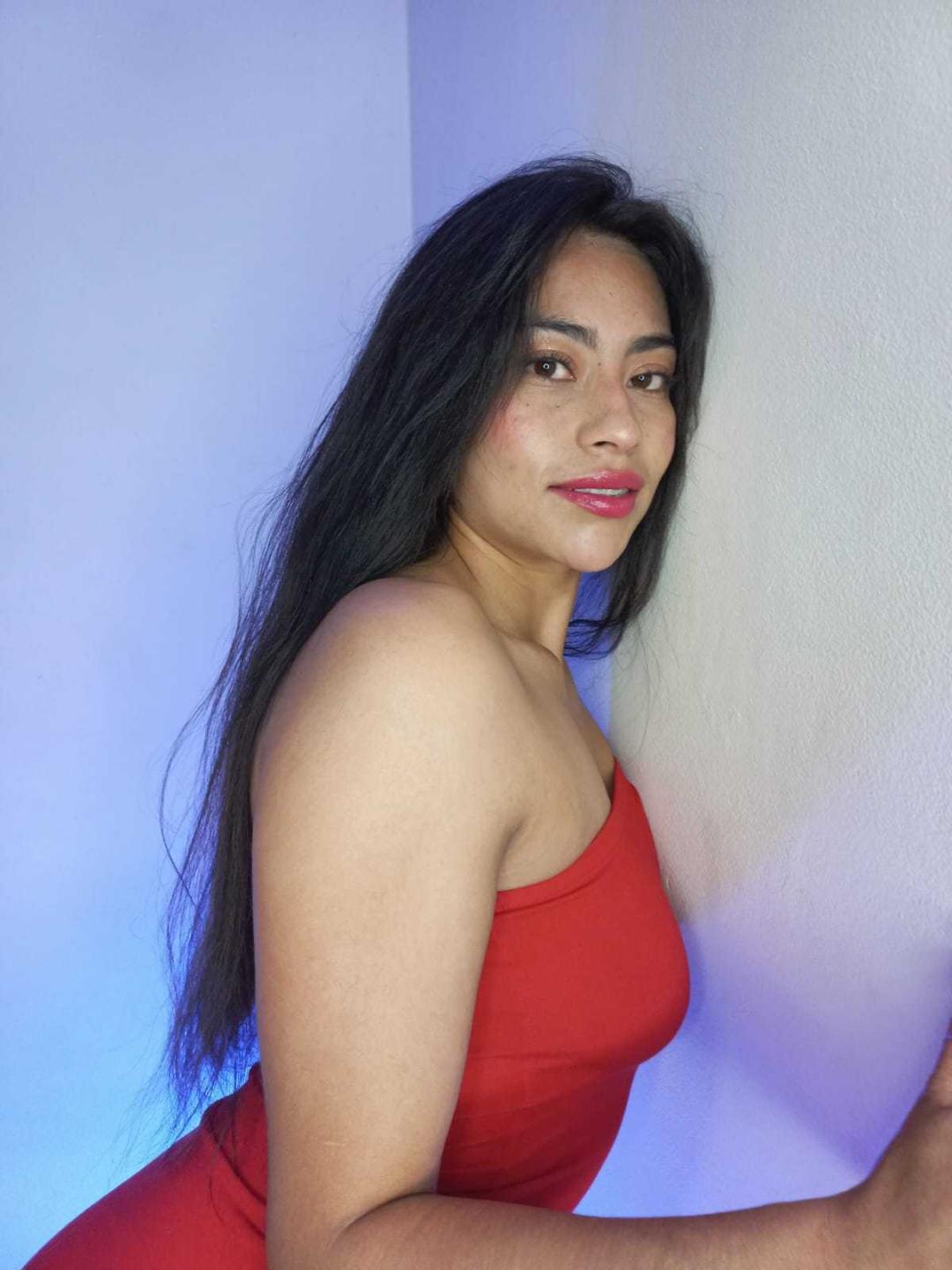 Image of cam model EmilyMitchell from XloveCam