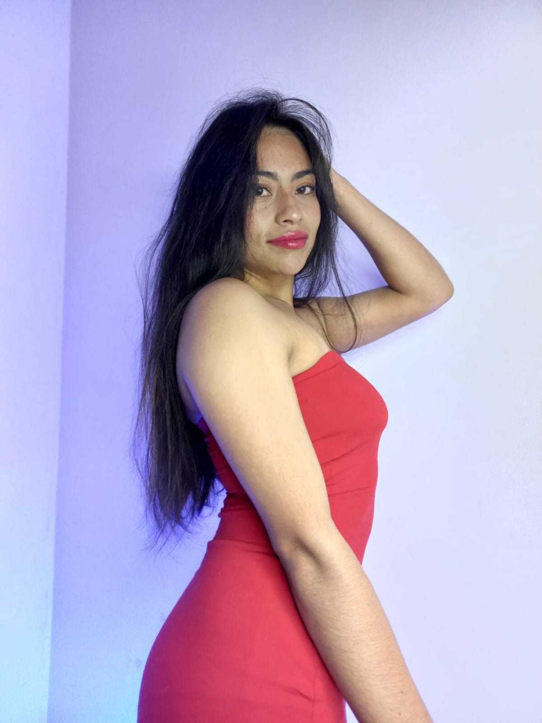 Image of cam model EmilyMitchell from XloveCam