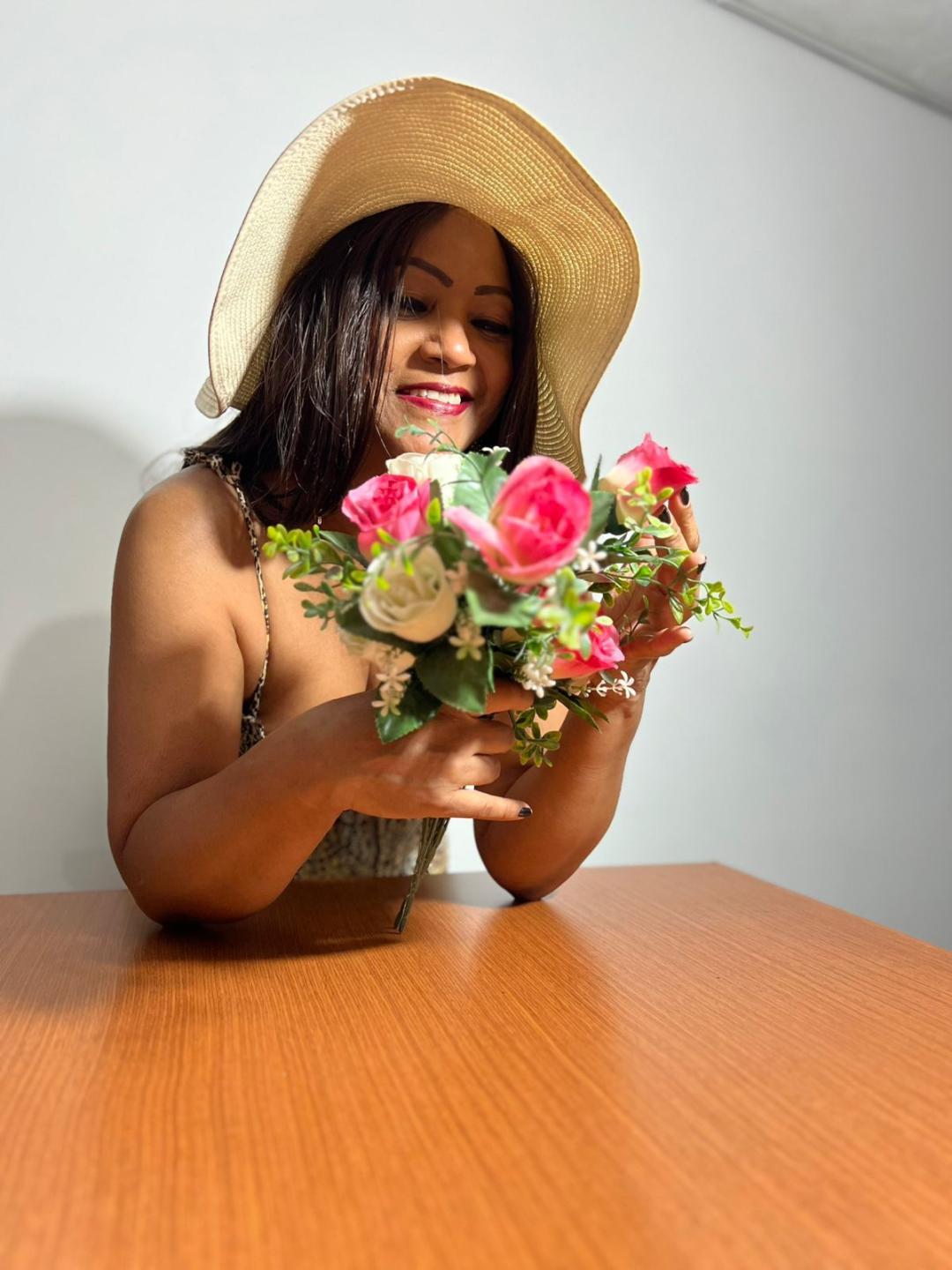 Image of cam model SarahJonesX from XloveCam