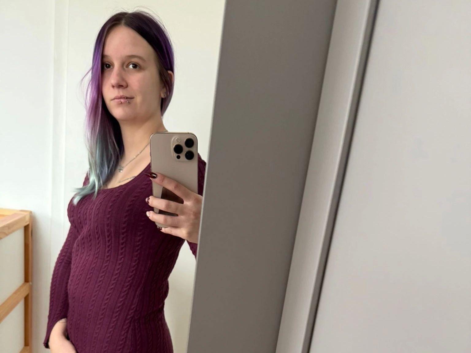 Image of cam model Sophiesoreal77-hot from XloveCam