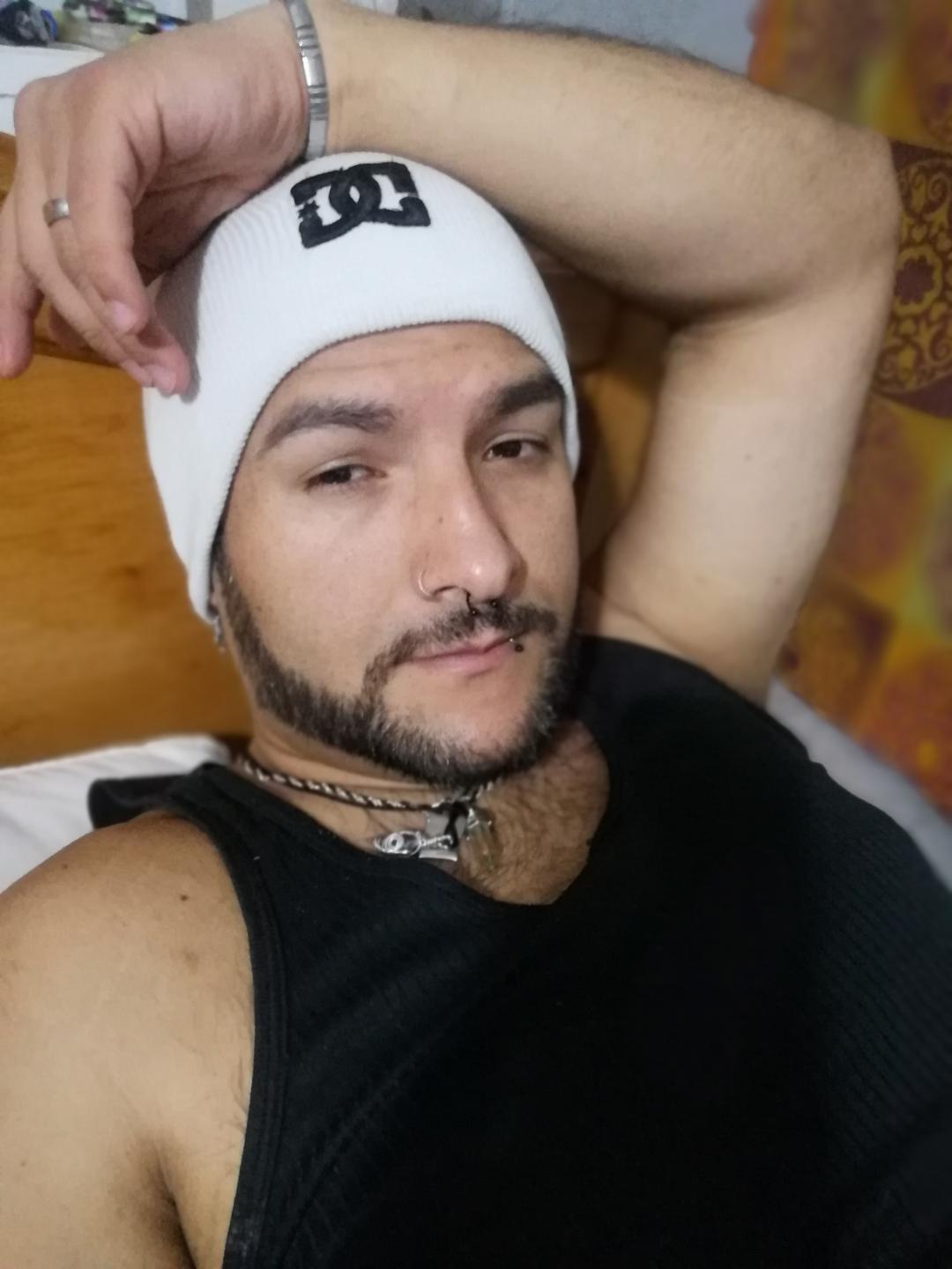 Image of cam model SektethLilith from XloveCam