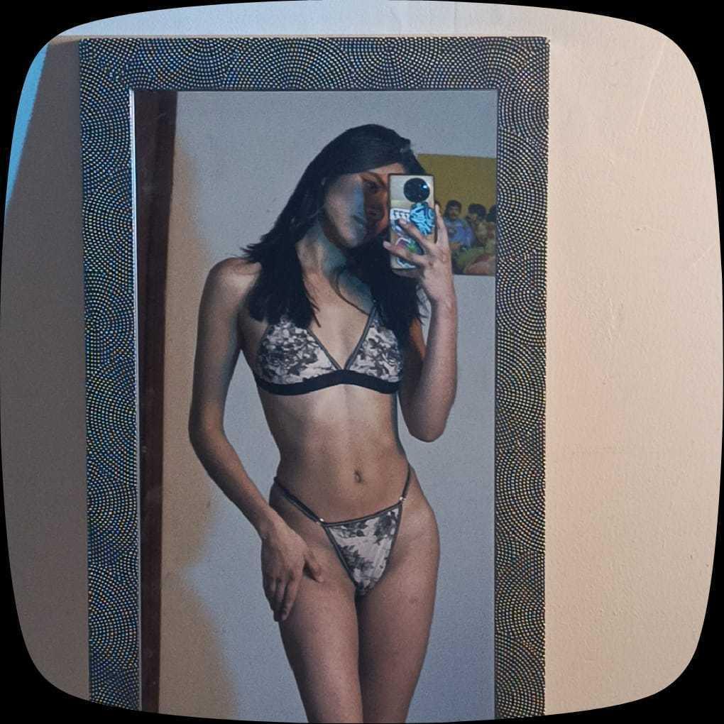 Image of cam model VioletaHolly from XloveCam