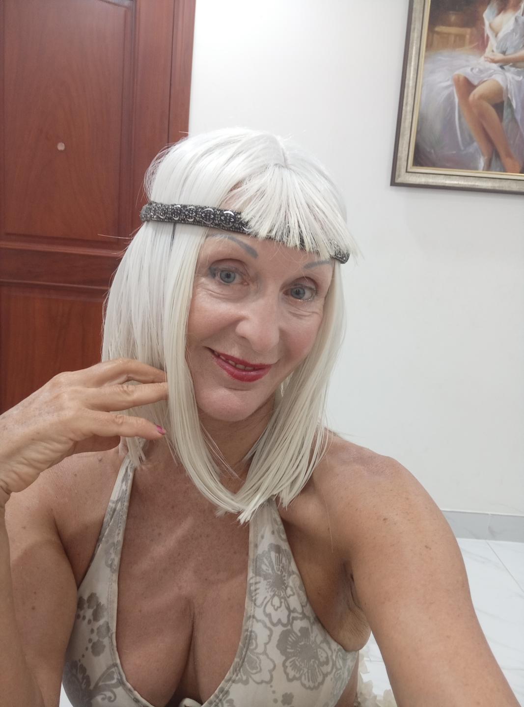 Image of cam model ElizaWendy from XloveCam