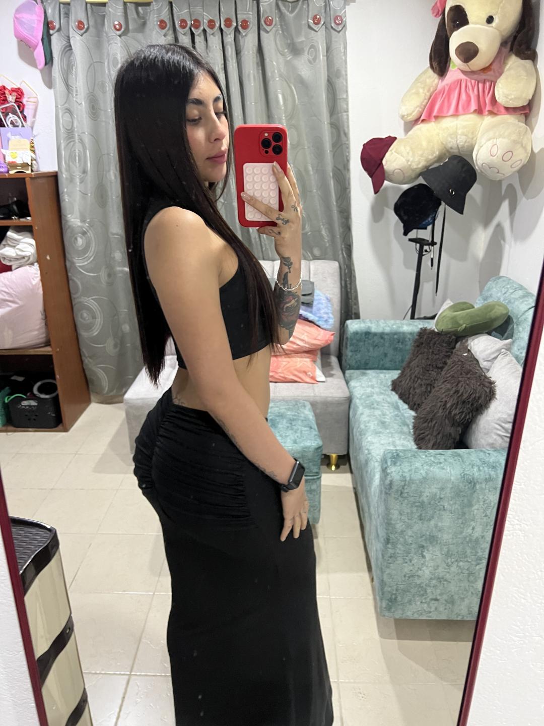 Image of cam model MarilenaOne from XloveCam