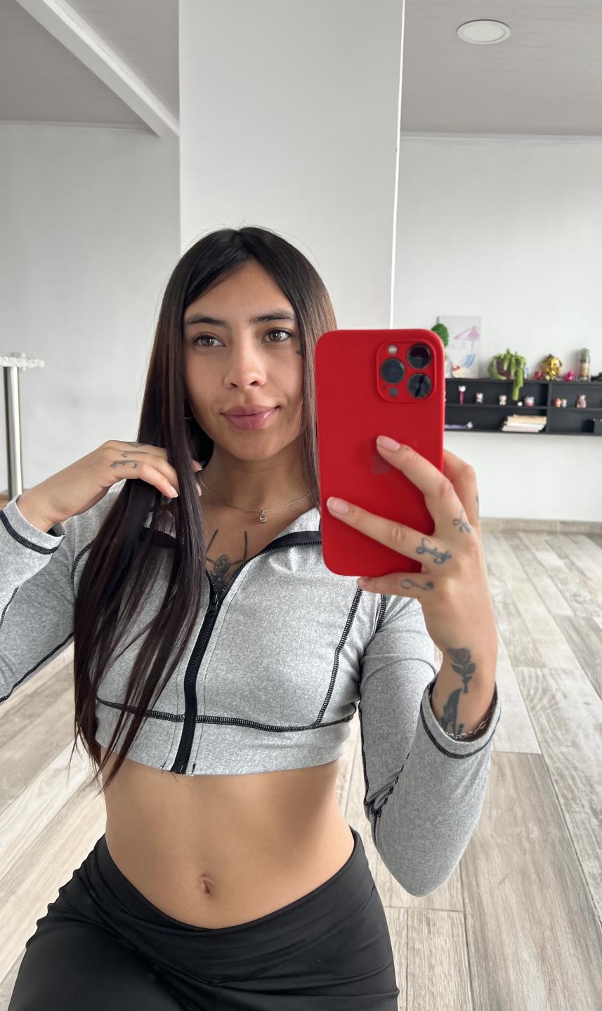 Image of cam model MarilenaOne from XloveCam