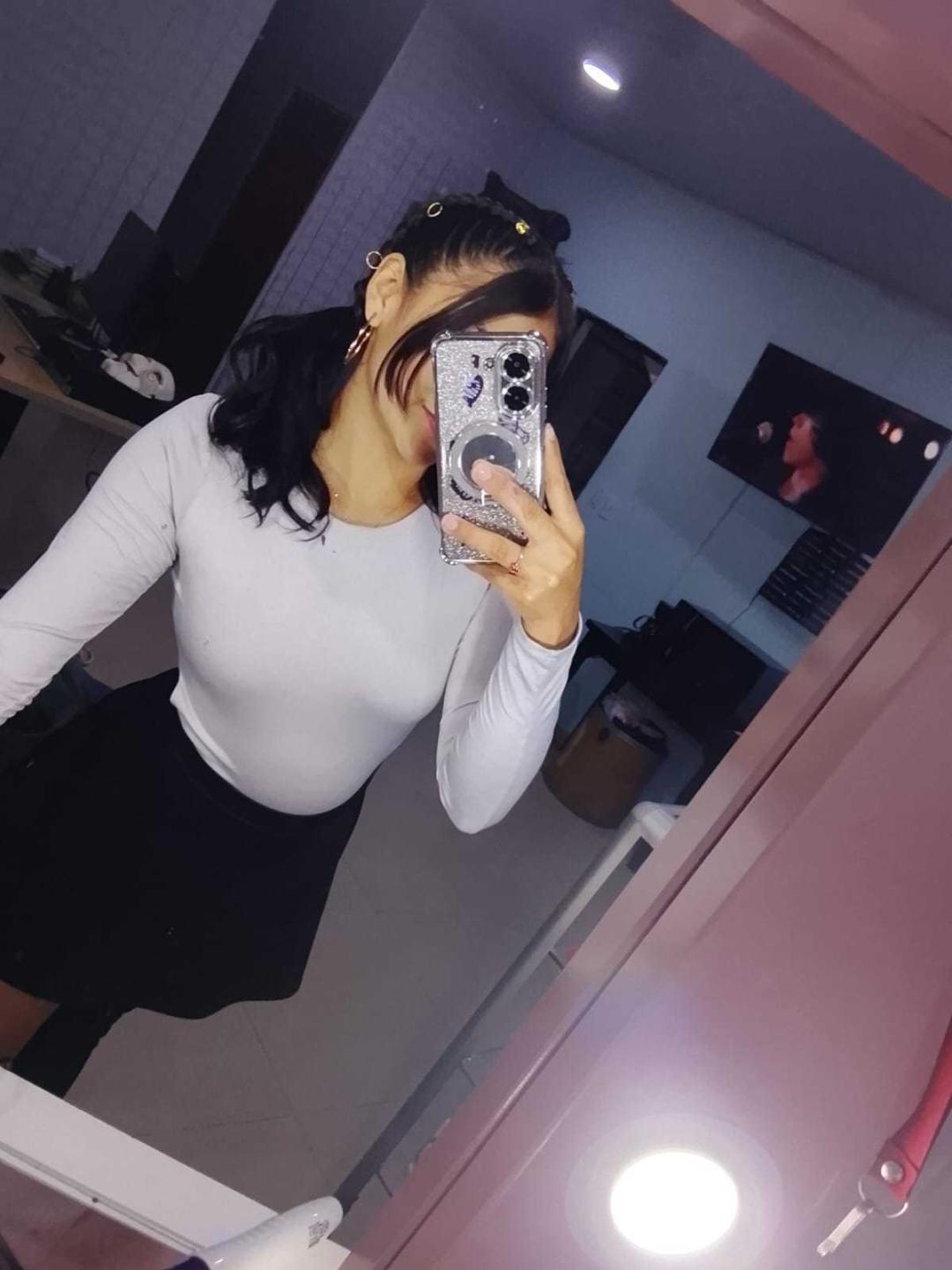 Image of cam model VictoriaAlvarez from XloveCam