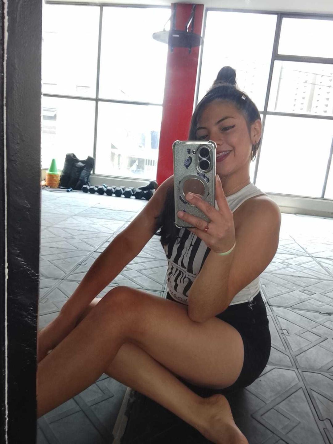 Image of cam model VictoriaAlvarez from XloveCam