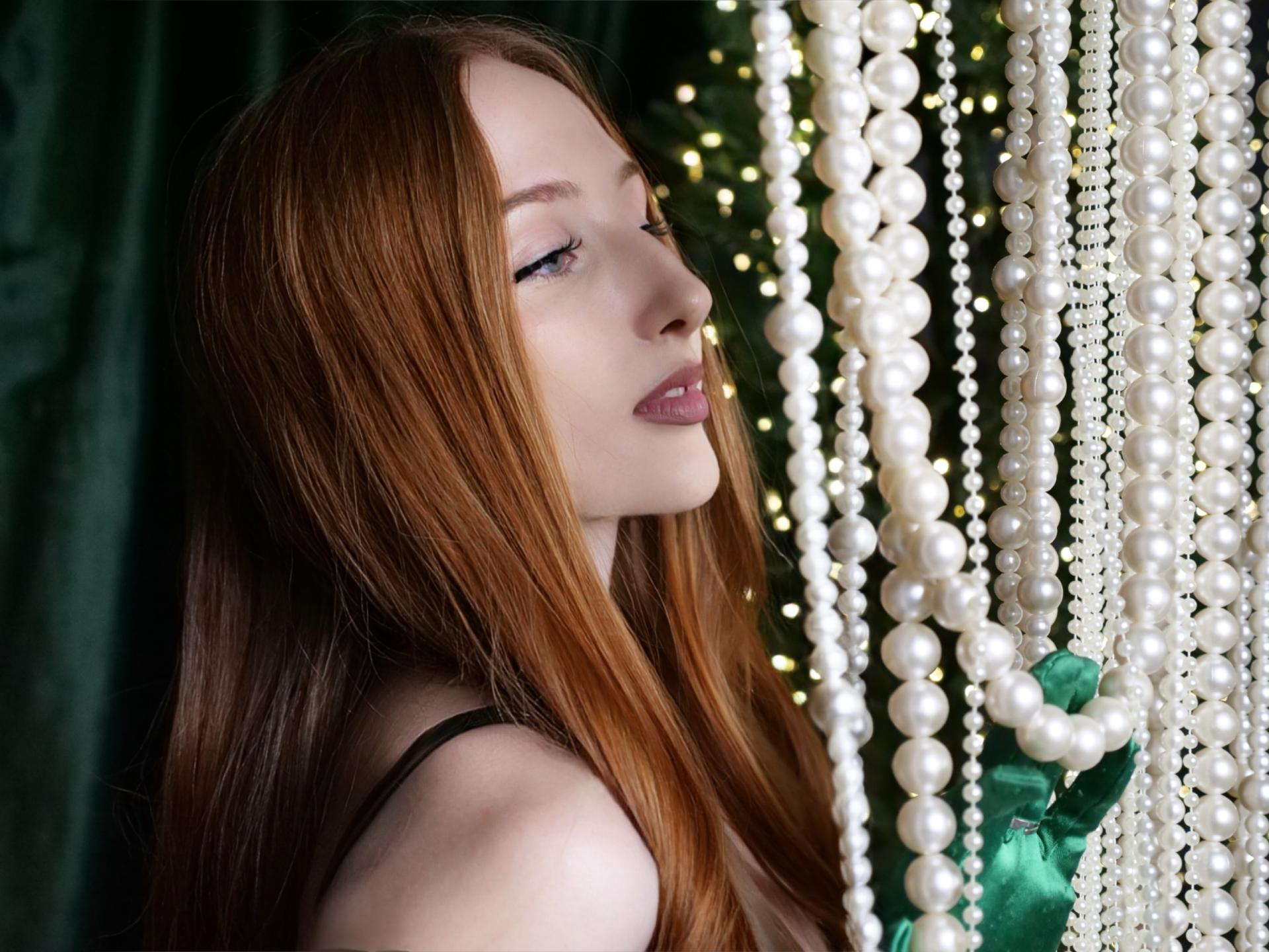 Image of cam model TinaSerenade from XloveCam