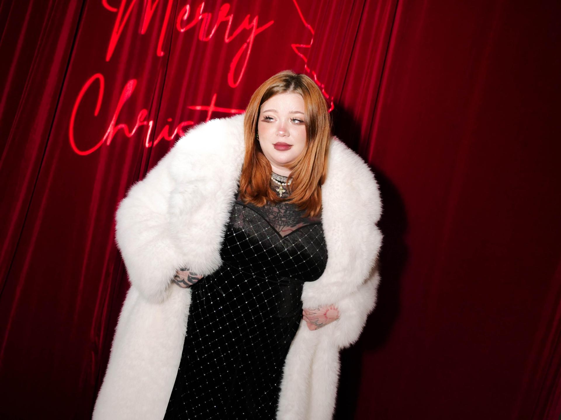 Image of cam model YoureGift from XloveCam